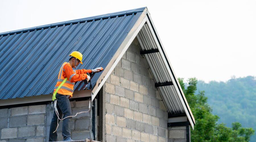 Expert Emergency Roof Repairs services in Smyer, TX